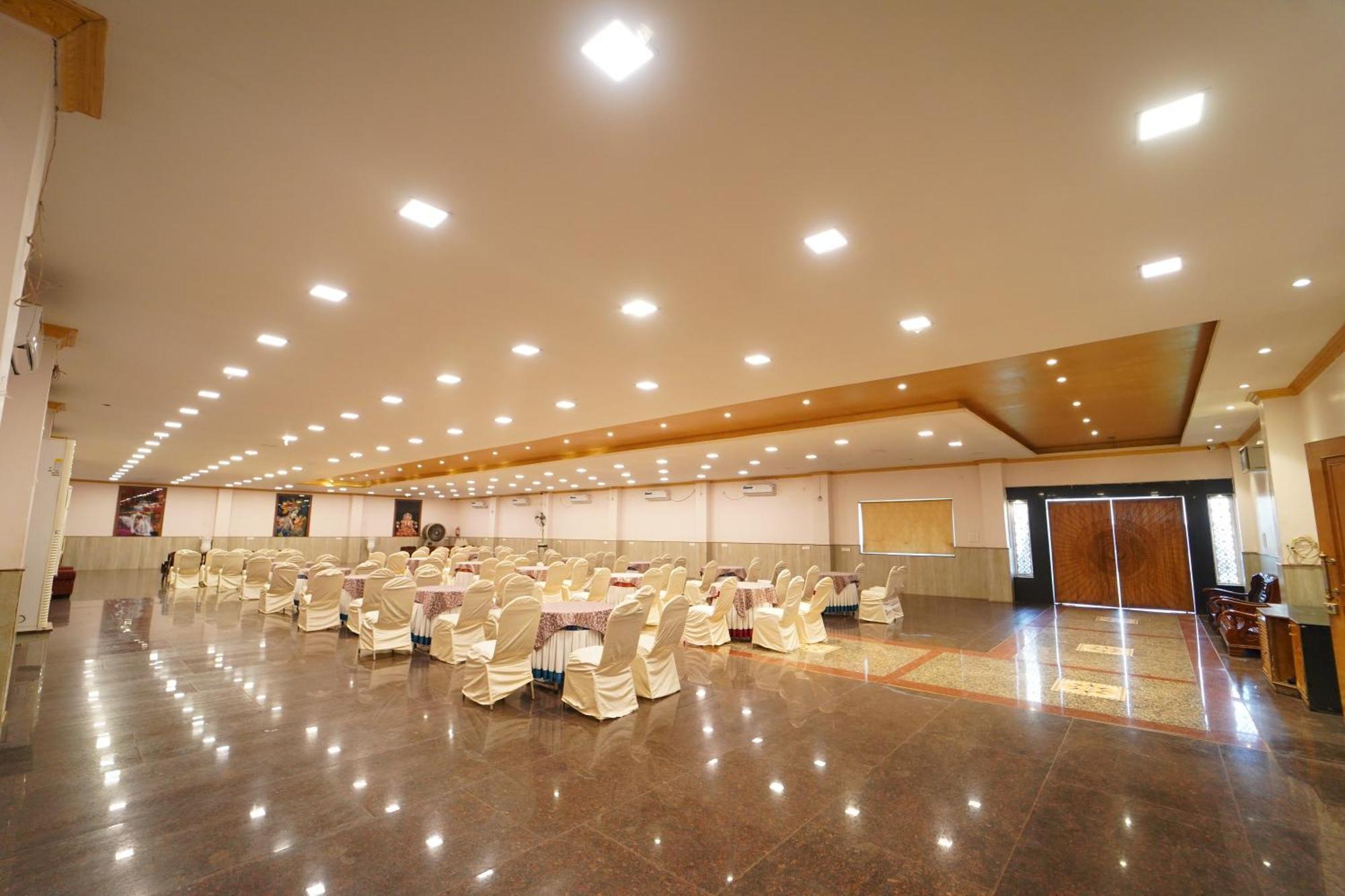 Hotel Ananta Sayana Bhuvanesvar Kültér fotó
