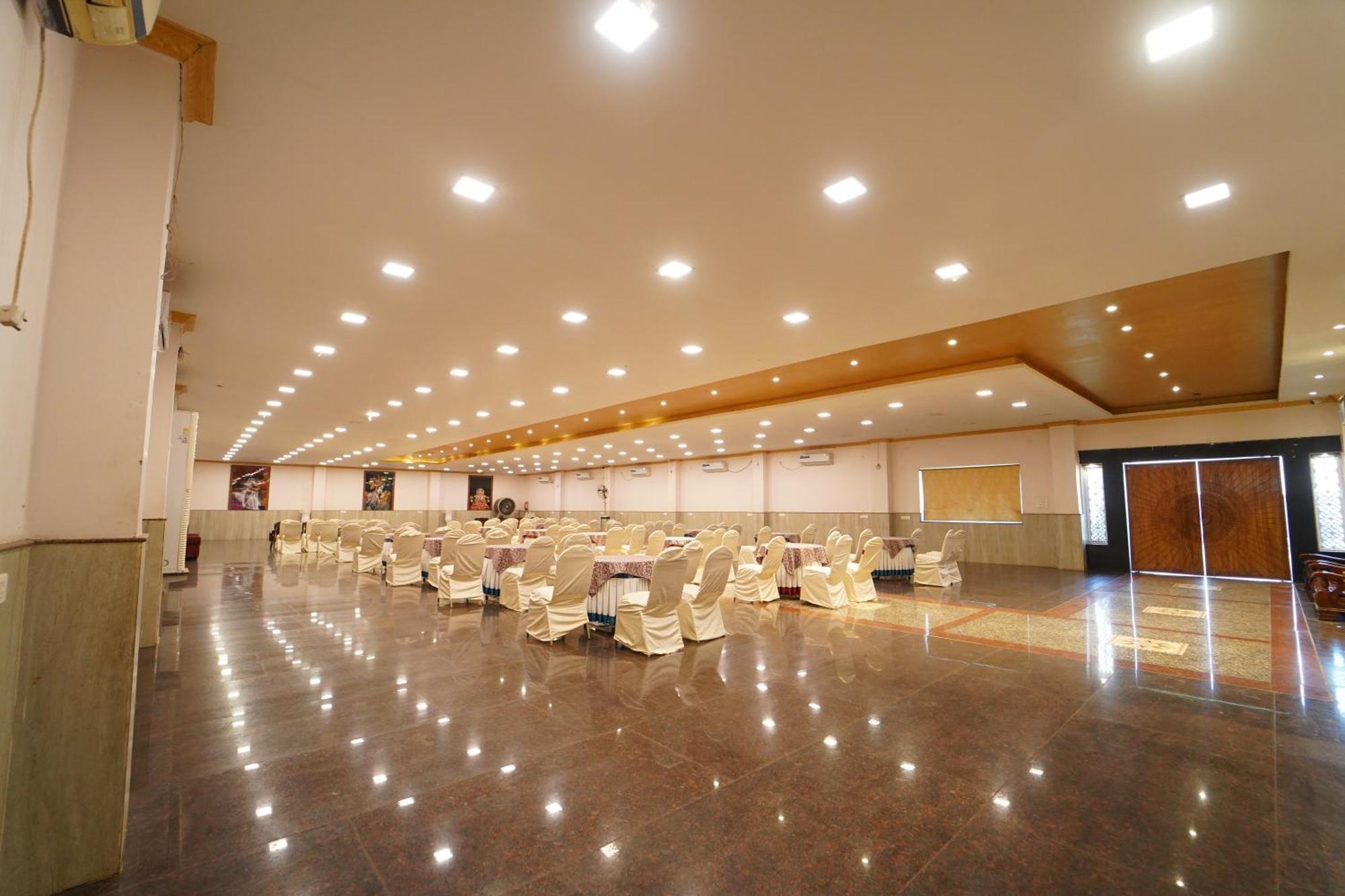Hotel Ananta Sayana Bhuvanesvar Kültér fotó