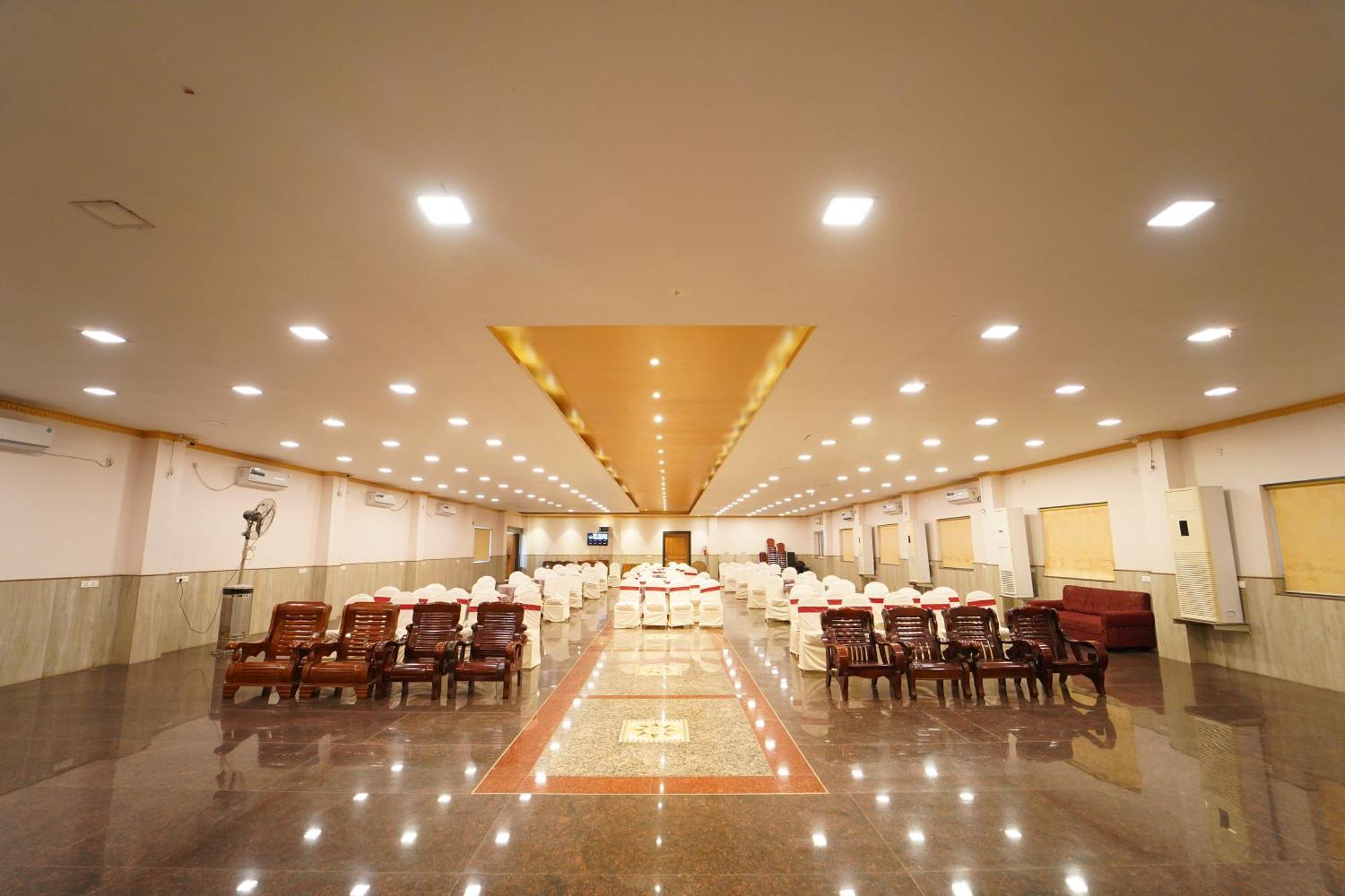 Hotel Ananta Sayana Bhuvanesvar Kültér fotó