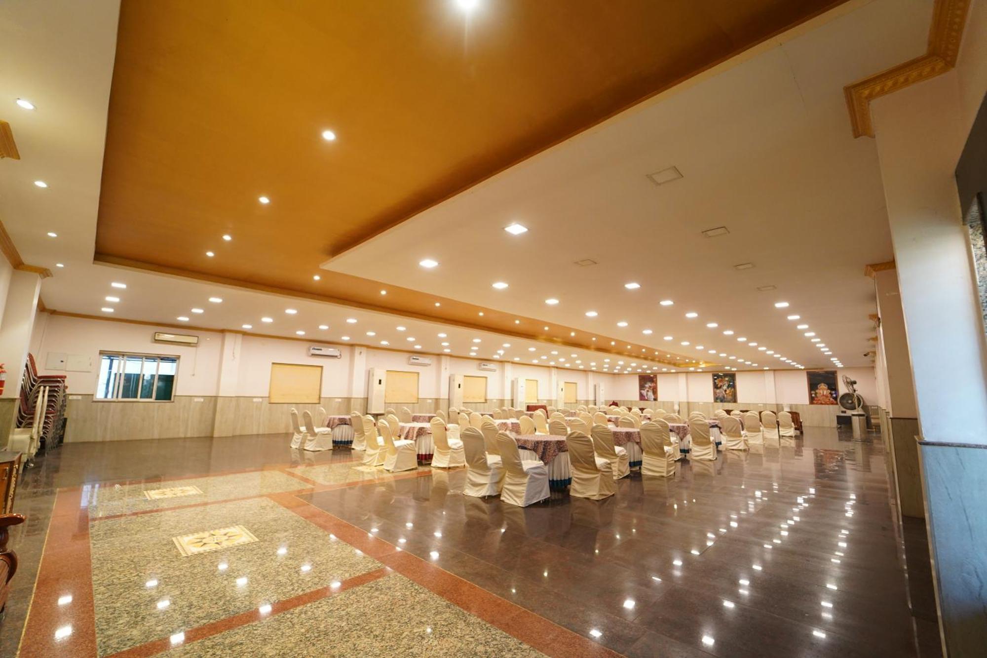 Hotel Ananta Sayana Bhuvanesvar Kültér fotó