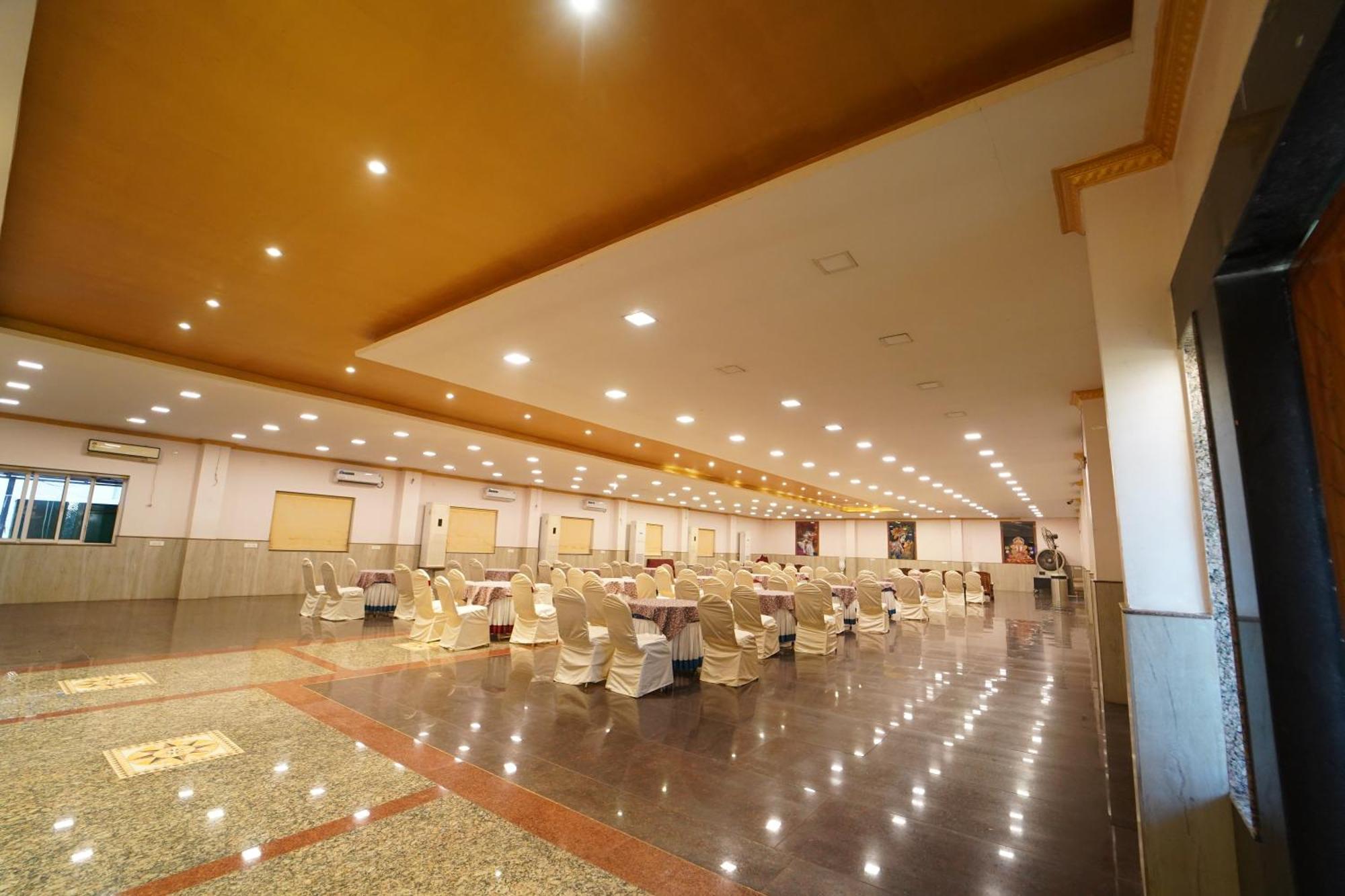 Hotel Ananta Sayana Bhuvanesvar Kültér fotó