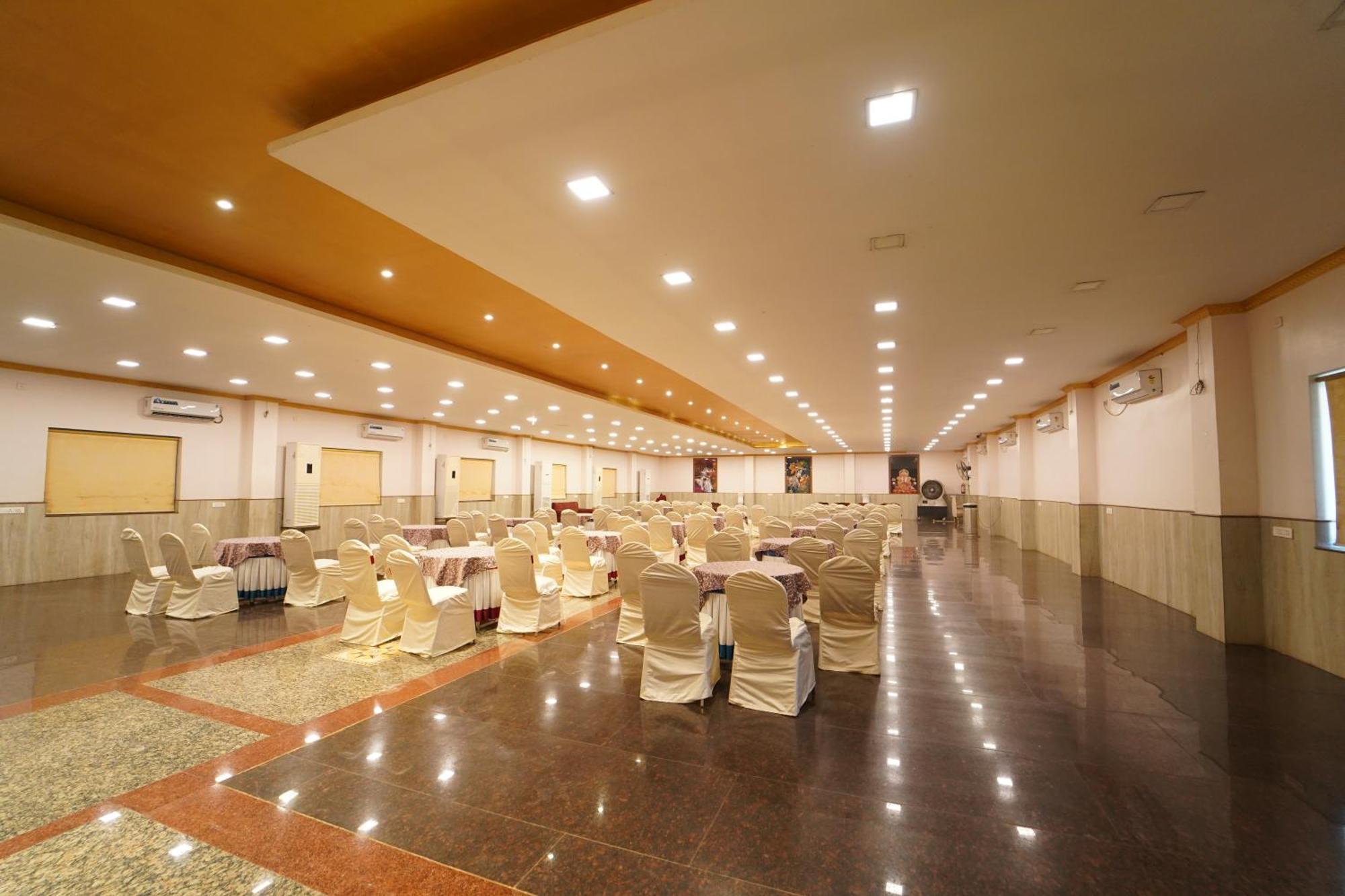 Hotel Ananta Sayana Bhuvanesvar Kültér fotó